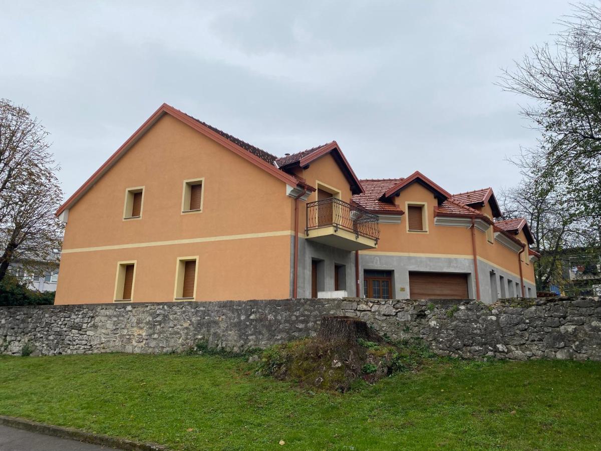 Galerija *